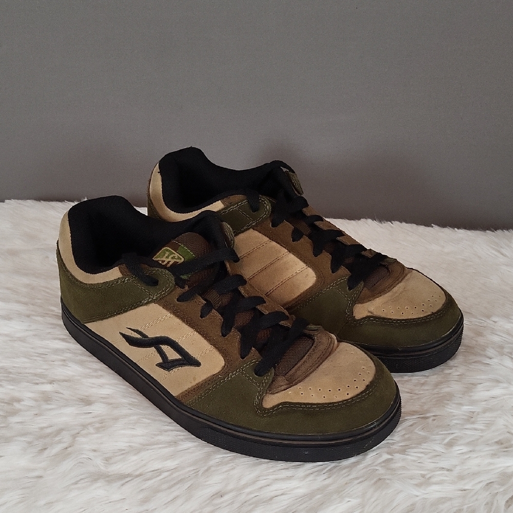 Vintage AirSpeed Skate Shoes Mid-2000's, Vintage Y2K Style, Men's 9.5 US